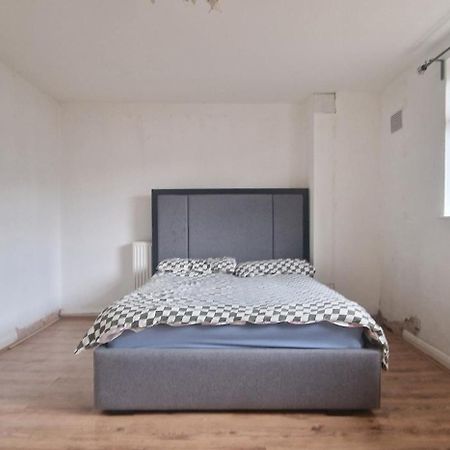Ritz Place 2 Northolt  ภายนอก รูปภาพ
